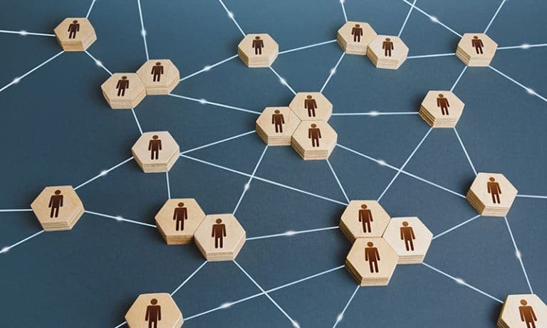 Como o networking pode impulsionar sua carreira de corretor de imóveis?